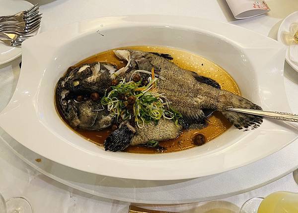 阿驥與小如的同窗&籃球情緣-青青食尚花園會館