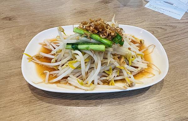 趁平日中午嚐鮮米其林必比登推薦之雙月食品社板橋店