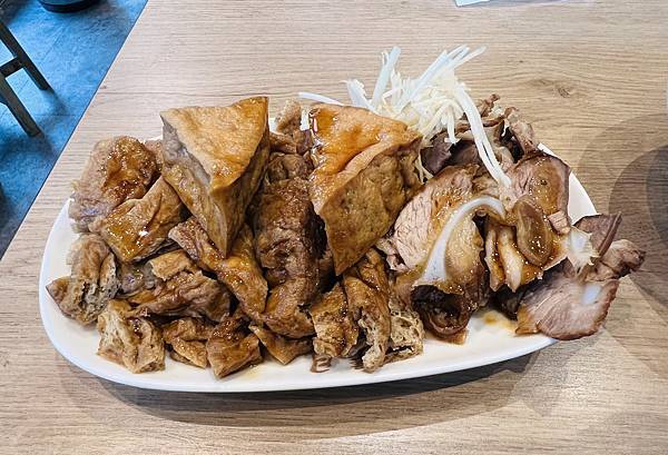 趁平日中午嚐鮮米其林必比登推薦之雙月食品社板橋店 趁平日中午嚐鮮米其林必比登推薦之雙月食品社板橋店