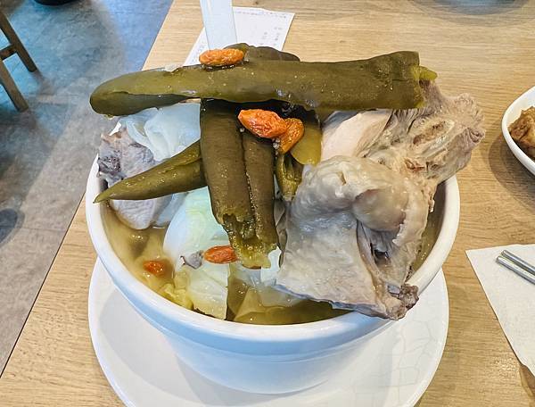 趁平日中午嚐鮮米其林必比登推薦之雙月食品社板橋店 趁平日中午嚐鮮米其林必比登推薦之雙月食品社板橋店