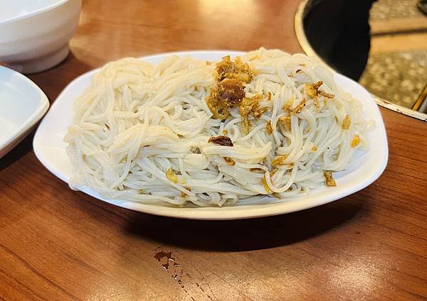 德行西路上的紅霸天炭燒薑母鴨
