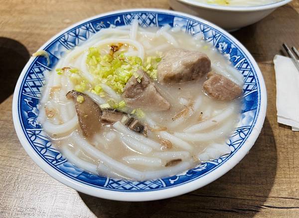 四月底開幕的胡饕米粉湯天母德東店