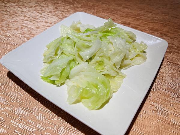 嚐鮮第一大飯店三樓的敘香園