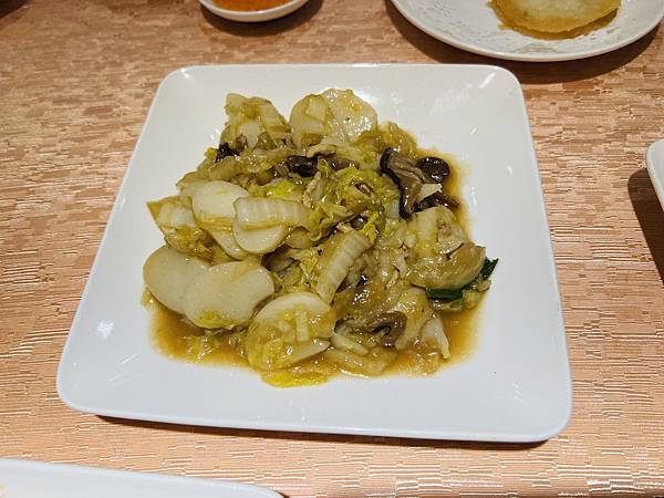 嚐鮮第一大飯店三樓的敘香園