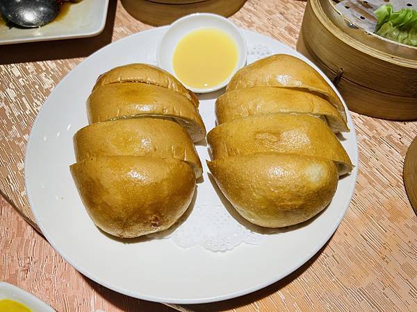 嚐鮮第一大飯店三樓的敘香園