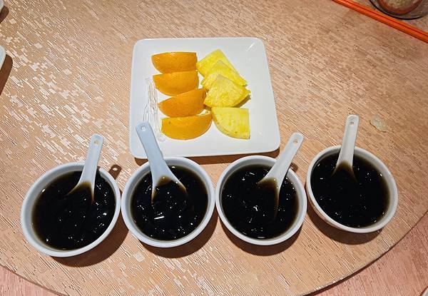 嚐鮮第一大飯店三樓的敘香園