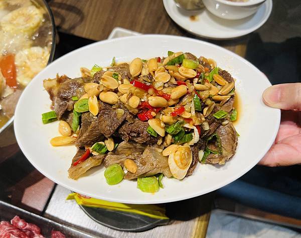 嚐鮮宣牛溫體牛肉火鍋(復興店)