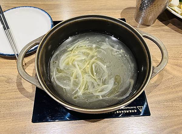 吃鍋的季節-尬鍋台北西門店