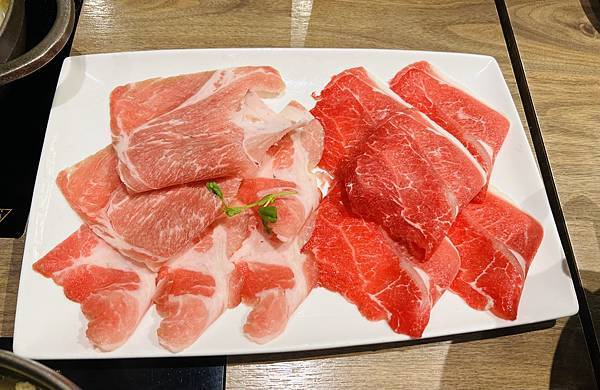 吃鍋的季節-尬鍋台北西門店