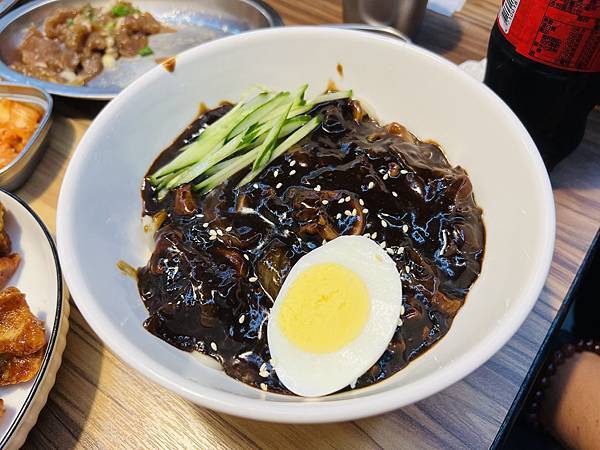 海雲韓式料理板橋店的四人套餐