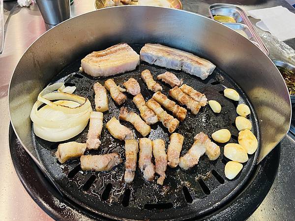 嚐鮮金咕친구 韓式原塊烤肉 台北西門店