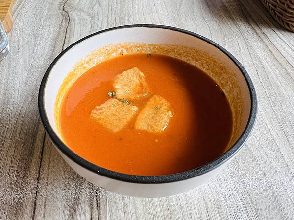 很有人氣的默爾 pasta pizza新北誠品新板店 很有人氣的默爾 pasta pizza新北誠品新板店