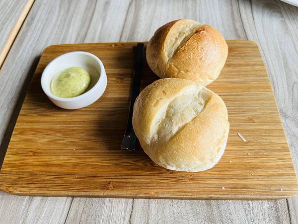 很有人氣的默爾 pasta pizza新北誠品新板店 很有人氣的默爾 pasta pizza新北誠品新板店