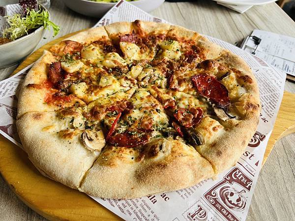 很有人氣的默爾 pasta pizza新北誠品新板店 很有人氣的默爾 pasta pizza新北誠品新板店