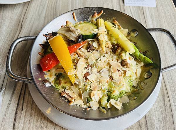 很有人氣的默爾 pasta pizza新北誠品新板店 很有人氣的默爾 pasta pizza新北誠品新板店