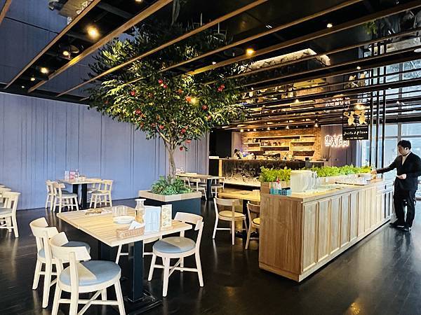 很有人氣的默爾 pasta pizza新北誠品新板店