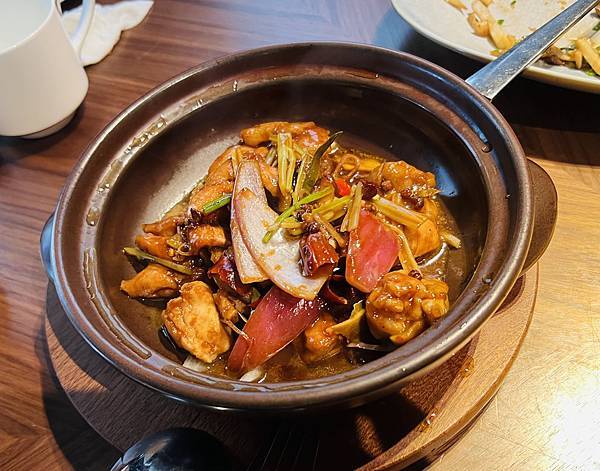 小文慶生之JUNTO同 粵菜餐酒館