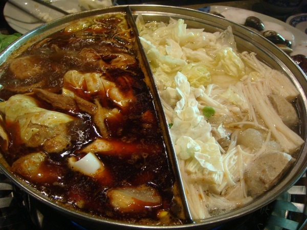 煮食中火鍋