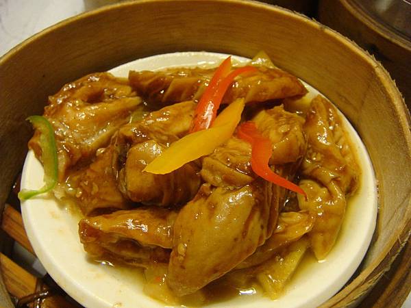 蒜香彩椒蒸肥腸 蒜香彩椒蒸肥腸