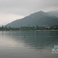 鯉魚潭湖面下著小雨了