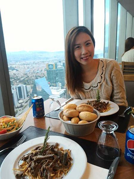 12212191_1221562914526025_235192120_n