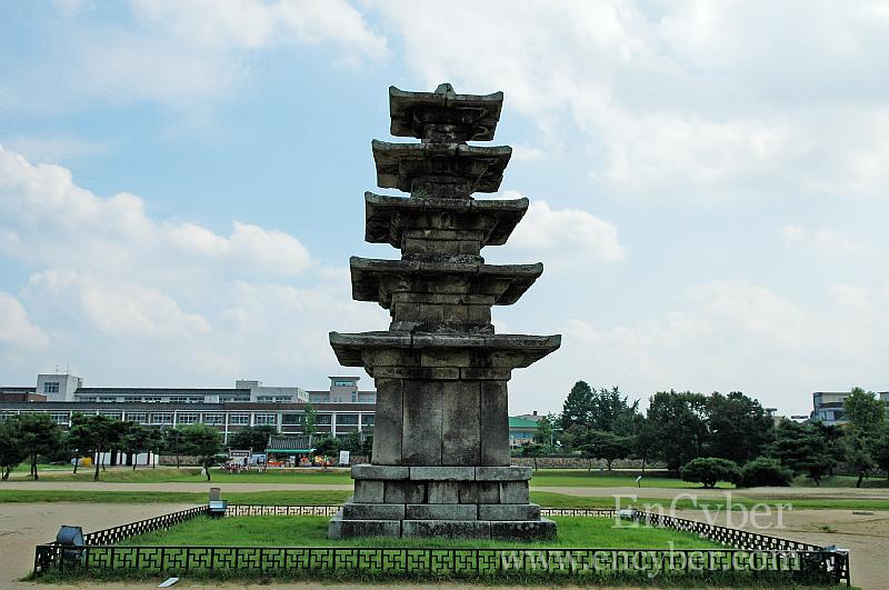 平濟塔_扶餘 定林寺 五層石塔.jpg