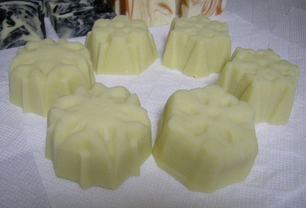 No.20 ☆ Black and White Snowflake Balanced Soap-081204-1