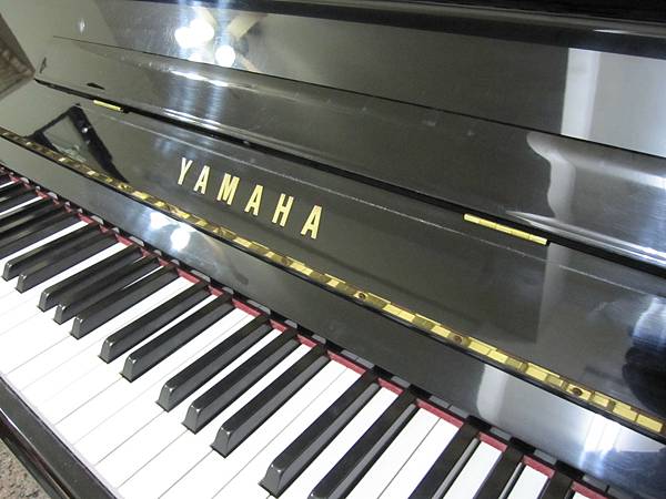 13.YAMAHA譜架蝶番更換(完成).JPG