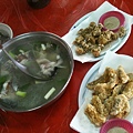 鱸魚魚湯、炸牡蠣、炸那個魚