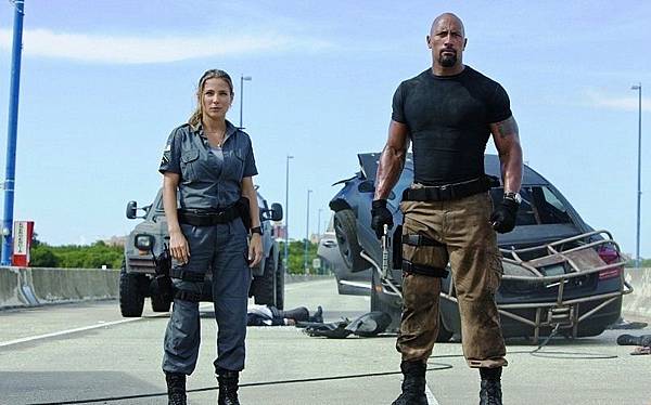 fast-five-movie-elsa-pataky-dwayne-johnson