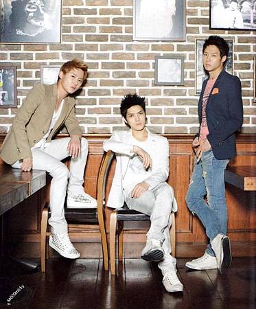 JYJ 2012 STANDING -012.jpg