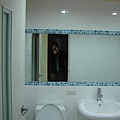 2008.11.26 工程完工-公共衛浴  鏡子完工