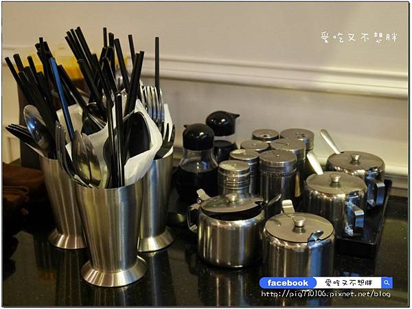 【台北市/美食】超誘人!爆衝的牛肉起士三文治。茗香園冰室/港式茶餐廳。捷運中山站1號出口/新光三越南西店後方 【台北市/美食】超誘人!爆衝的牛肉起士三文治。茗香園冰室/港式茶餐廳。捷運中山站1號出口/新光三越南西店後方