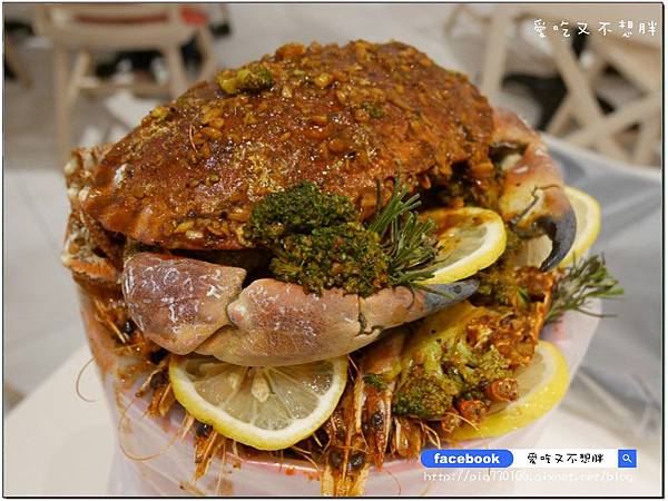 【台北市/美食】中秋聚餐好去處!一整桶巨無霸海鮮桶直接上桌!整隻雞腿超豪邁~冰果甜心。ATT 4 FUN 【台北市/美食】中秋聚餐好去處!一整桶巨無霸海鮮桶直接上桌!整隻雞腿超豪邁~冰果甜心。ATT 4 FUN