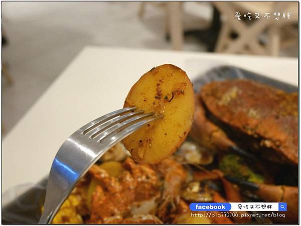 【台北市/美食】中秋聚餐好去處!一整桶巨無霸海鮮桶直接上桌!整隻雞腿超豪邁~冰果甜心。ATT 4 FUN 【台北市/美食】中秋聚餐好去處!一整桶巨無霸海鮮桶直接上桌!整隻雞腿超豪邁~冰果甜心。ATT 4 FUN