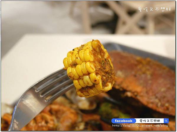 【台北市/美食】中秋聚餐好去處!一整桶巨無霸海鮮桶直接上桌!整隻雞腿超豪邁~冰果甜心。ATT 4 FUN 【台北市/美食】中秋聚餐好去處!一整桶巨無霸海鮮桶直接上桌!整隻雞腿超豪邁~冰果甜心。ATT 4 FUN