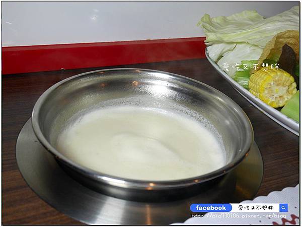 【新北市三重/美食】霸氣海鮮船超浮誇!新鮮活體龍蝦直送,保證新鮮!文末告訴你如何獲得免費的手工花枝漿~鼎 精緻涮涮鍋 【新北市三重/美食】霸氣海鮮船超浮誇!新鮮活體龍蝦直送,保證新鮮!文末告訴你如何獲得免費的手工花枝漿~鼎 精緻涮涮鍋