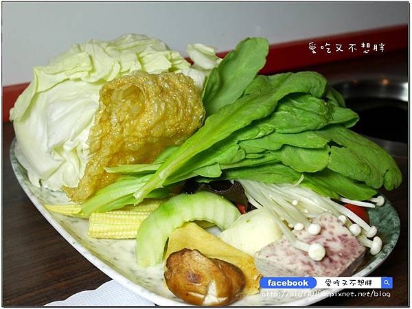 【新北市三重/美食】霸氣海鮮船超浮誇!新鮮活體龍蝦直送,保證新鮮!文末告訴你如何獲得免費的手工花枝漿~鼎 精緻涮涮鍋 【新北市三重/美食】霸氣海鮮船超浮誇!新鮮活體龍蝦直送,保證新鮮!文末告訴你如何獲得免費的手工花枝漿~鼎 精緻涮涮鍋