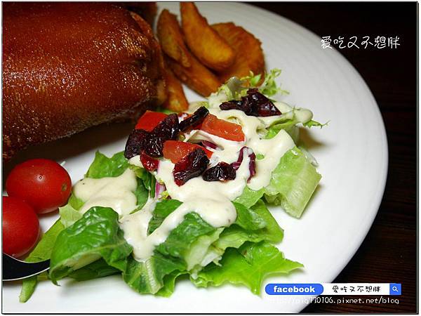 【新北市三重/美食】超大一盤德國豬腳只要588元!邪惡花生起司堡份量十足也才248元!平價氣氛好,約會好場所!鬍子爵士 【新北市三重/美食】超大一盤德國豬腳只要588元!邪惡花生起司堡份量十足也才248元!平價氣氛好,約會好場所!鬍子爵士