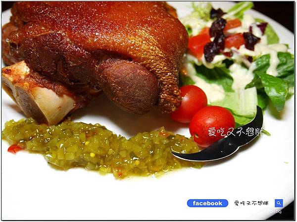 【新北市三重/美食】超大一盤德國豬腳只要588元!邪惡花生起司堡份量十足也才248元!平價氣氛好,約會好場所!鬍子爵士 【新北市三重/美食】超大一盤德國豬腳只要588元!邪惡花生起司堡份量十足也才248元!平價氣氛好,約會好場所!鬍子爵士