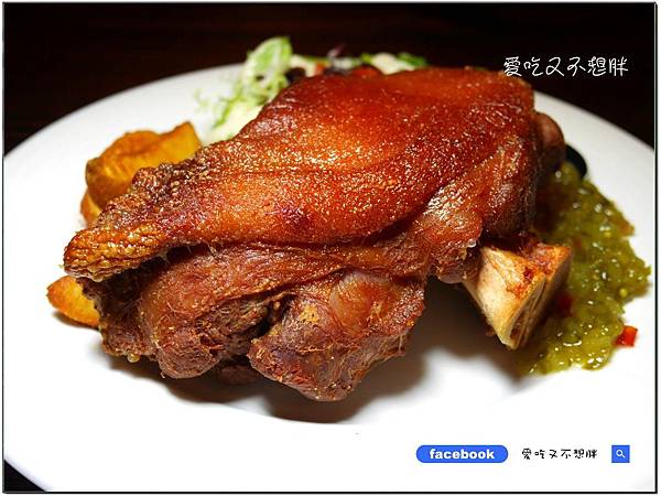 【新北市三重/美食】超大一盤德國豬腳只要588元!邪惡花生起司堡份量十足也才248元!平價氣氛好,約會好場所!鬍子爵士 【新北市三重/美食】超大一盤德國豬腳只要588元!邪惡花生起司堡份量十足也才248元!平價氣氛好,約會好場所!鬍子爵士