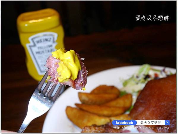 【新北市三重/美食】超大一盤德國豬腳只要588元!邪惡花生起司堡份量十足也才248元!平價氣氛好,約會好場所!鬍子爵士 【新北市三重/美食】超大一盤德國豬腳只要588元!邪惡花生起司堡份量十足也才248元!平價氣氛好,約會好場所!鬍子爵士