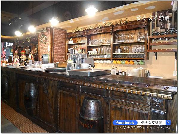 【新北市三重/美食】超大一盤德國豬腳只要588元!邪惡花生起司堡份量十足也才248元!平價氣氛好,約會好場所!鬍子爵士 【新北市三重/美食】超大一盤德國豬腳只要588元!邪惡花生起司堡份量十足也才248元!平價氣氛好,約會好場所!鬍子爵士