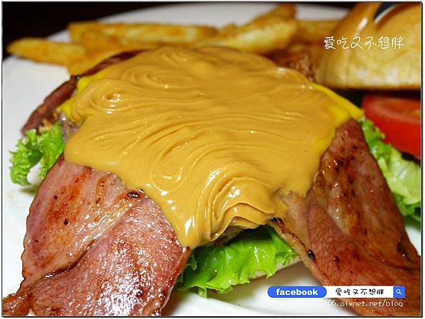 【新北市三重/美食】超大一盤德國豬腳只要588元!邪惡花生起司堡份量十足也才248元!平價氣氛好,約會好場所!鬍子爵士 【新北市三重/美食】超大一盤德國豬腳只要588元!邪惡花生起司堡份量十足也才248元!平價氣氛好,約會好場所!鬍子爵士