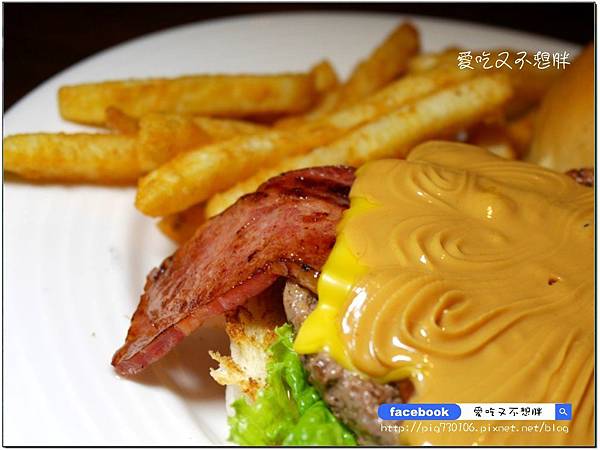 【新北市三重/美食】超大一盤德國豬腳只要588元!邪惡花生起司堡份量十足也才248元!平價氣氛好,約會好場所!鬍子爵士 【新北市三重/美食】超大一盤德國豬腳只要588元!邪惡花生起司堡份量十足也才248元!平價氣氛好,約會好場所!鬍子爵士