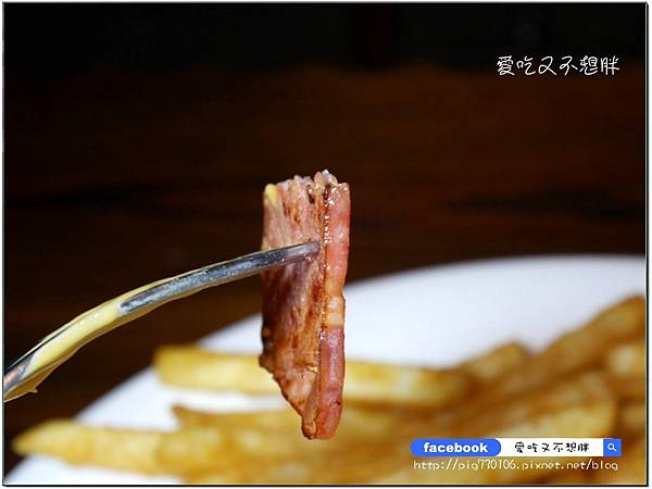 【新北市三重/美食】超大一盤德國豬腳只要588元!邪惡花生起司堡份量十足也才248元!平價氣氛好,約會好場所!鬍子爵士 【新北市三重/美食】超大一盤德國豬腳只要588元!邪惡花生起司堡份量十足也才248元!平價氣氛好,約會好場所!鬍子爵士