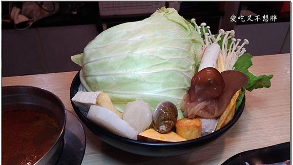 【新北市泰山/美食】高CP值!相撲鍋超大一盤肉只要309元!雙人海鮮總匯大船上桌只要1399元!怎麼吃都不心庝啦~極上日式涮涮鍋 【新北市泰山/美食】高CP值!相撲鍋超大一盤肉只要309元!雙人海鮮總匯大船上桌只要1399元!怎麼吃都不心庝啦~極上日式涮涮鍋