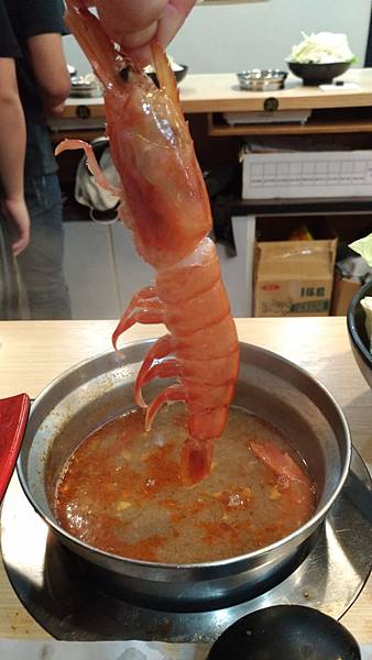 【新北市泰山/美食】高CP值!相撲鍋超大一盤肉只要309元!雙人海鮮總匯大船上桌只要1399元!怎麼吃都不心庝啦~極上日式涮涮鍋 【新北市泰山/美食】高CP值!相撲鍋超大一盤肉只要309元!雙人海鮮總匯大船上桌只要1399元!怎麼吃都不心庝啦~極上日式涮涮鍋