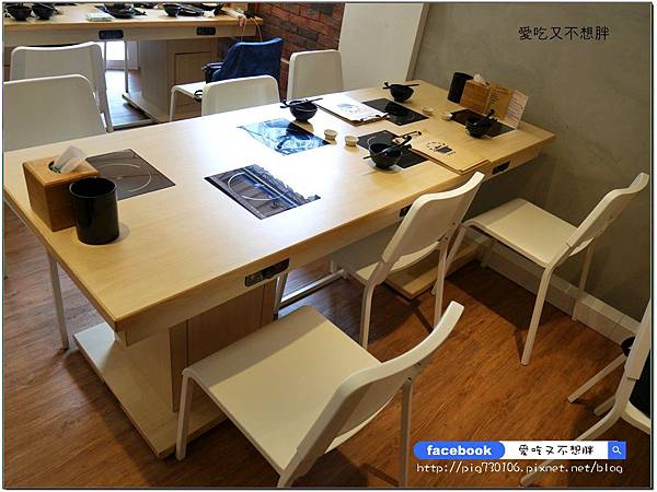 【板橋/火鍋】雙人龍蝦無敵海陸鍋只要1580元!玻璃瓶飲料無限暢飲!必點牛奶鍋、麻辣鍋!JA 鍋物 【板橋/火鍋】雙人龍蝦無敵海陸鍋只要1580元!玻璃瓶飲料無限暢飲!必點牛奶鍋、麻辣鍋!JA 鍋物