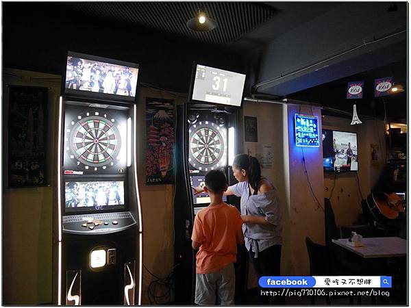 【新北市/三重】愈夜愈美麗~有現場駐唱、調酒、飛鏢~放鬆好去處！510Darts飛鏢運動BAR